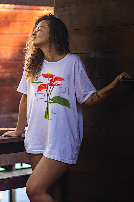 Camiseta Flor de Antúrio: Elegância Atemporal