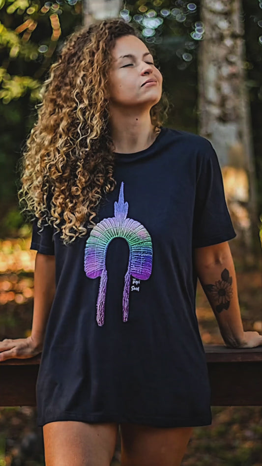 Camiseta Cocar Tie-dye: Tradição e Estilo do Brasil