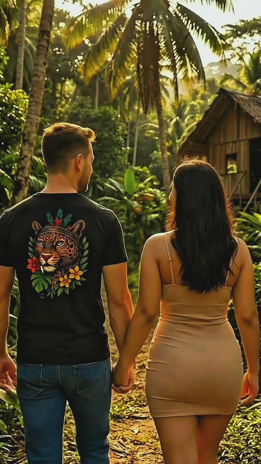 Camiseta Onça Pintada entre Plantas Amazônicas
