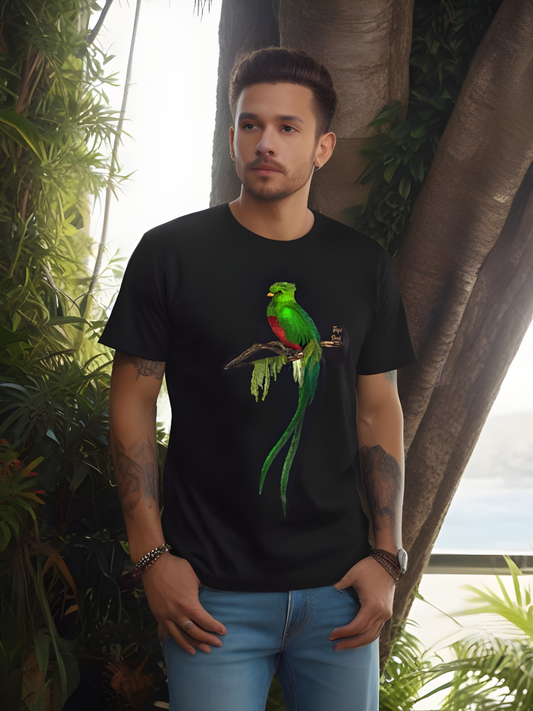 Quetzal Pavão: Camiseta Voe com o Espírito da Floresta