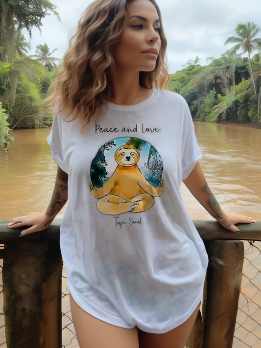 Camiseta Mensagem Paz e Amor do Bicho-Preguiça